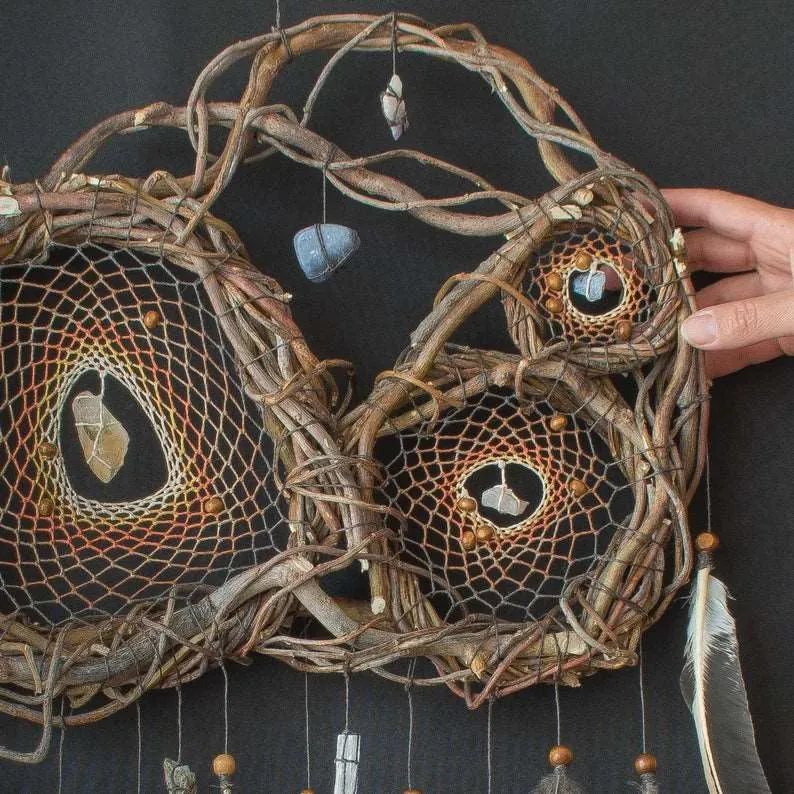 Crystal catcher spiritual artwork, unique home decor Dreamcatcher with healing stones for protection, Positive Energy Dream Catchers Crystal
