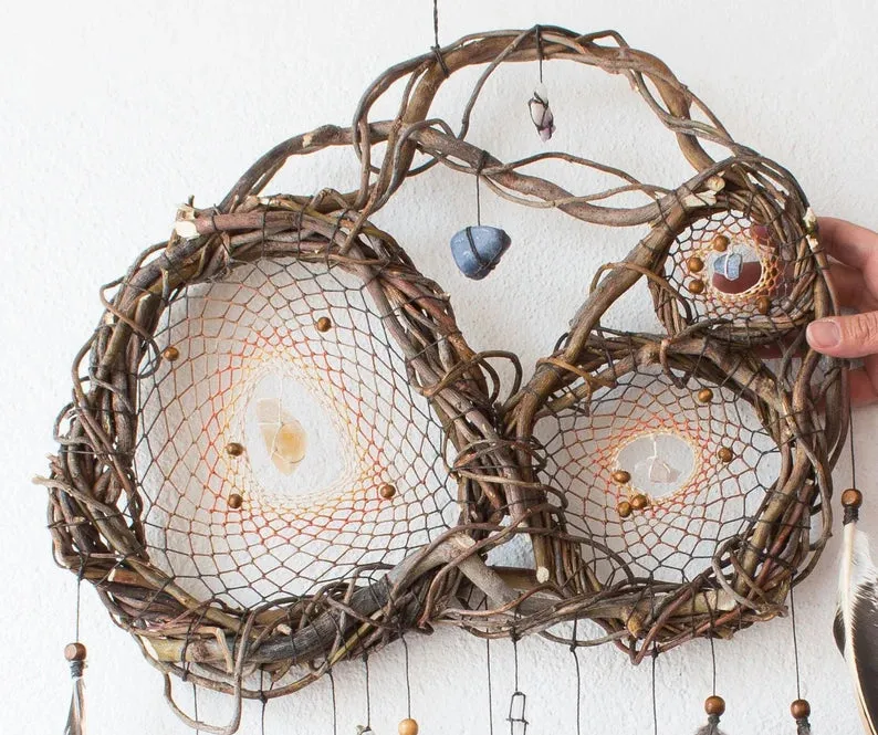 Crystal catcher spiritual artwork, unique home decor Dreamcatcher with healing stones for protection, Positive Energy Dream Catchers Crystal