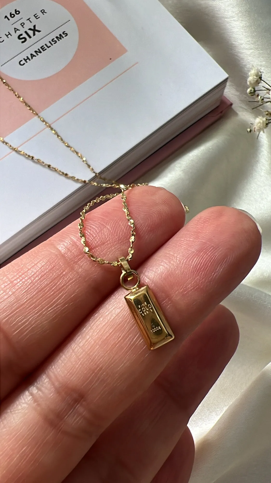 Gold bar neckpiece