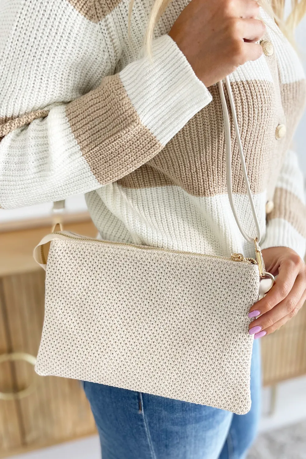 Izzy Straw Woven Crossbody w/ Vegan Leather Strap