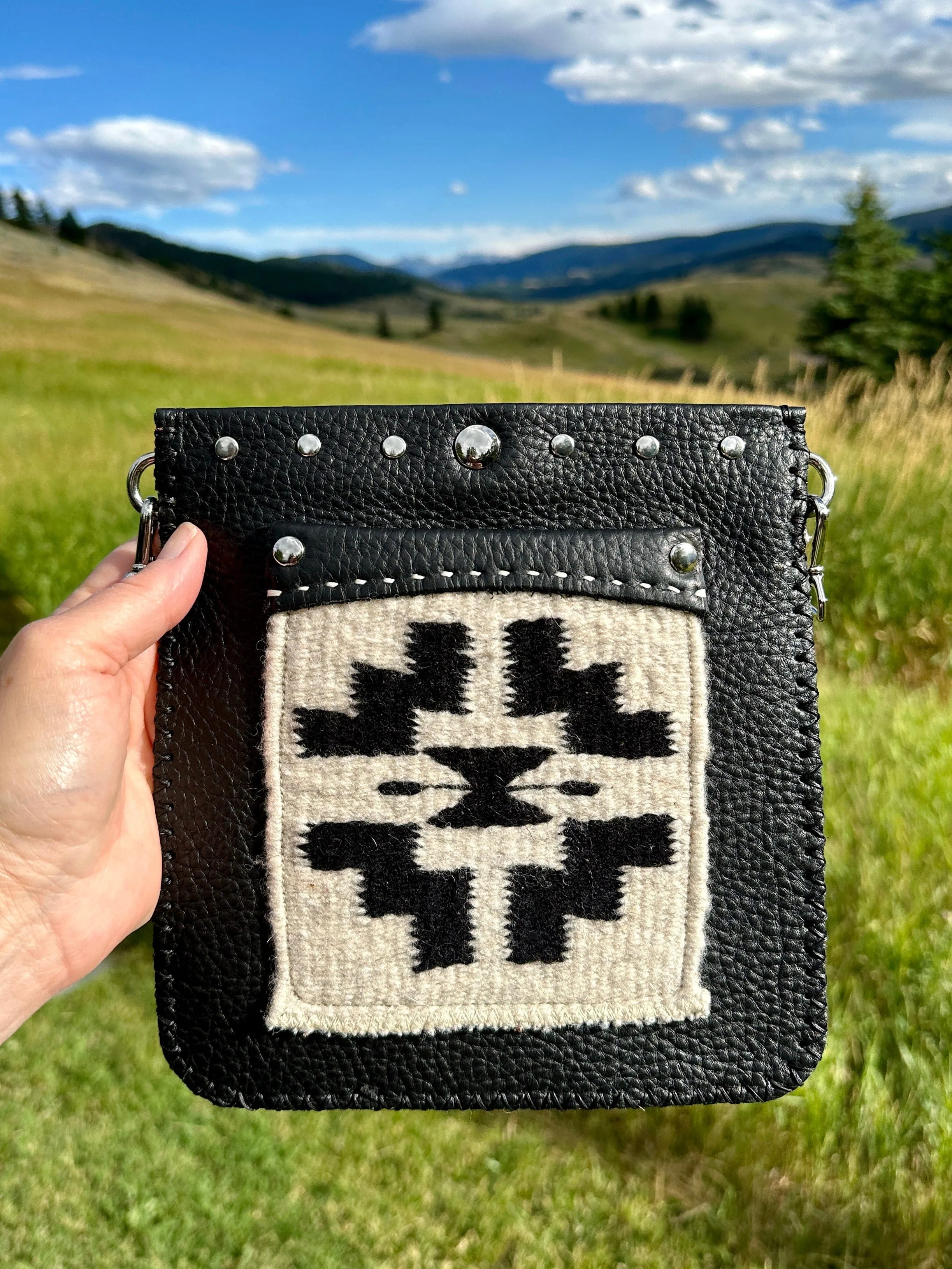 JULIA Crossbody