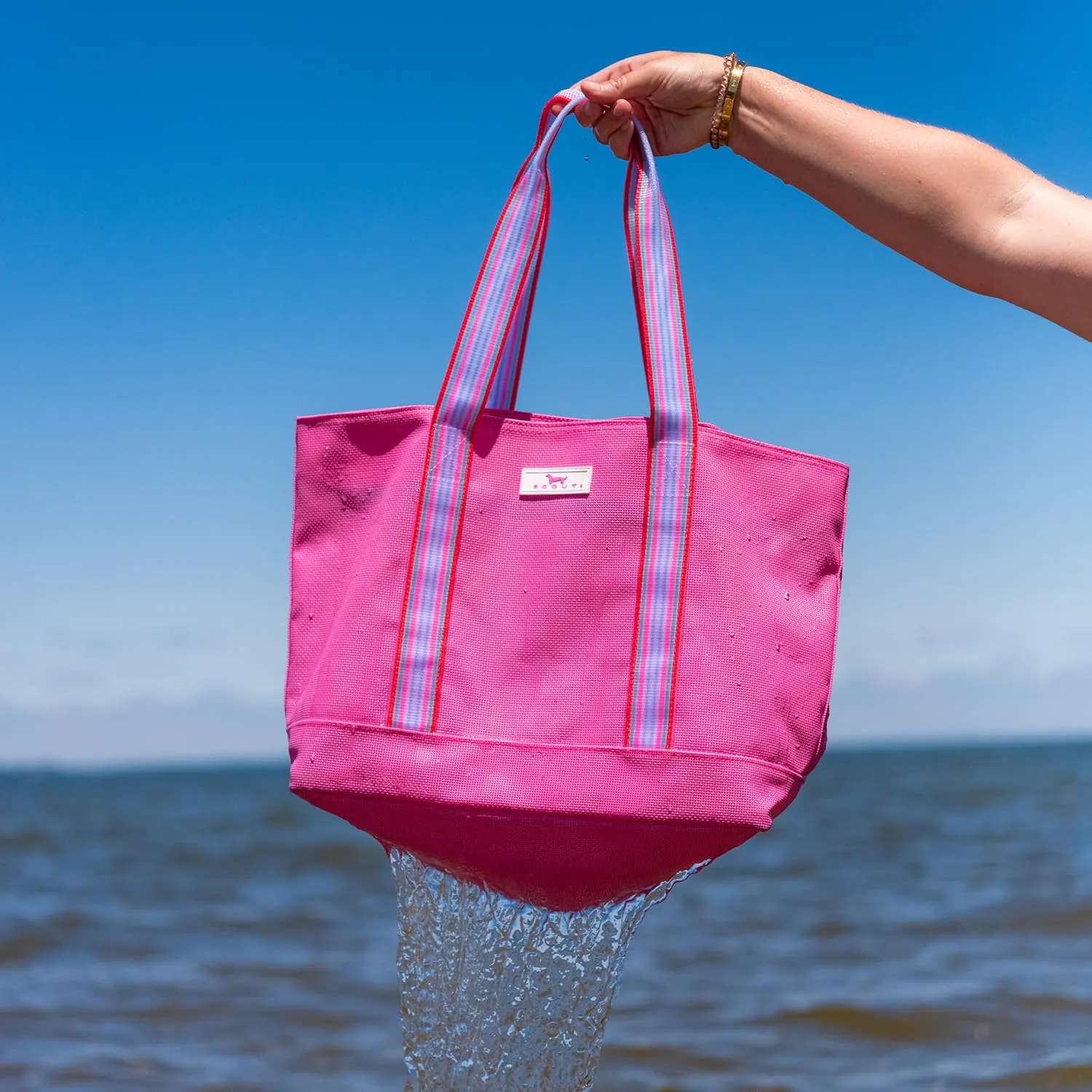 SCOUT Joyride - Large Sandproof Beach Bag For Women - Durable Mesh Woven Beach Tote, Pool Bag - Fabric Lets Sand Escape